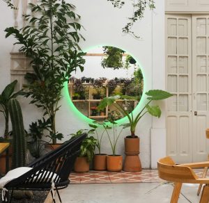 Porthole mirror